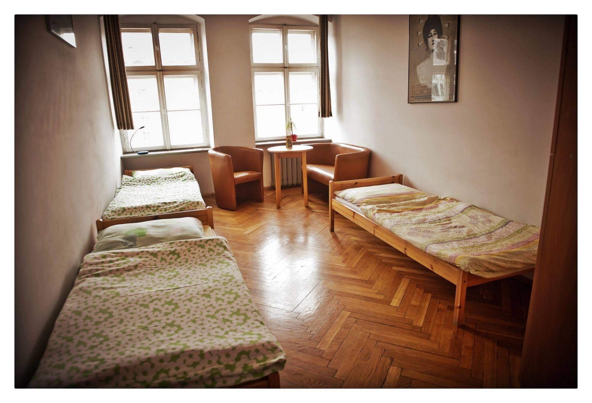 Hostel Bemma - Ozonowane Pokoje วรอตซวาฟ ภายนอก รูปภาพ