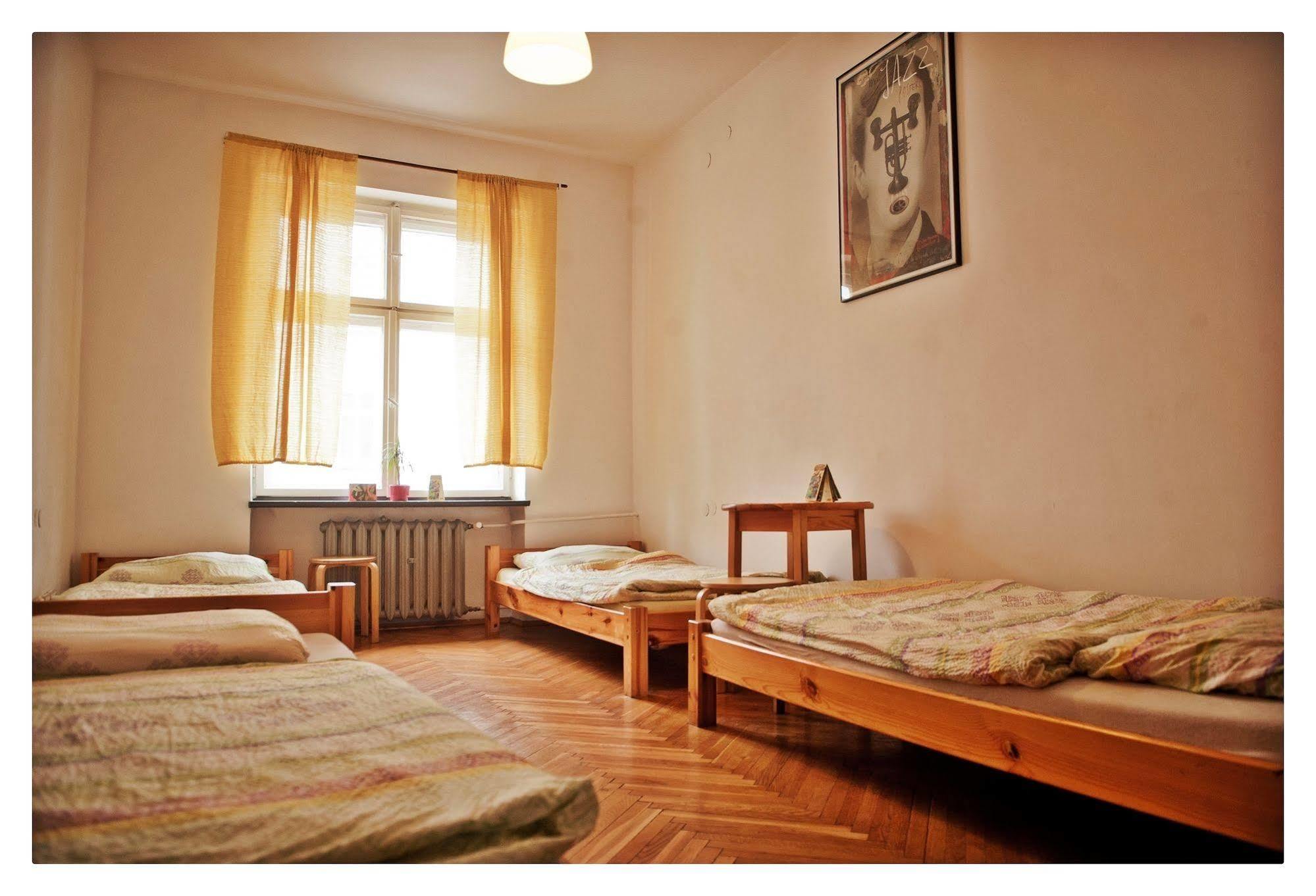 Hostel Bemma - Ozonowane Pokoje วรอตซวาฟ ภายนอก รูปภาพ
