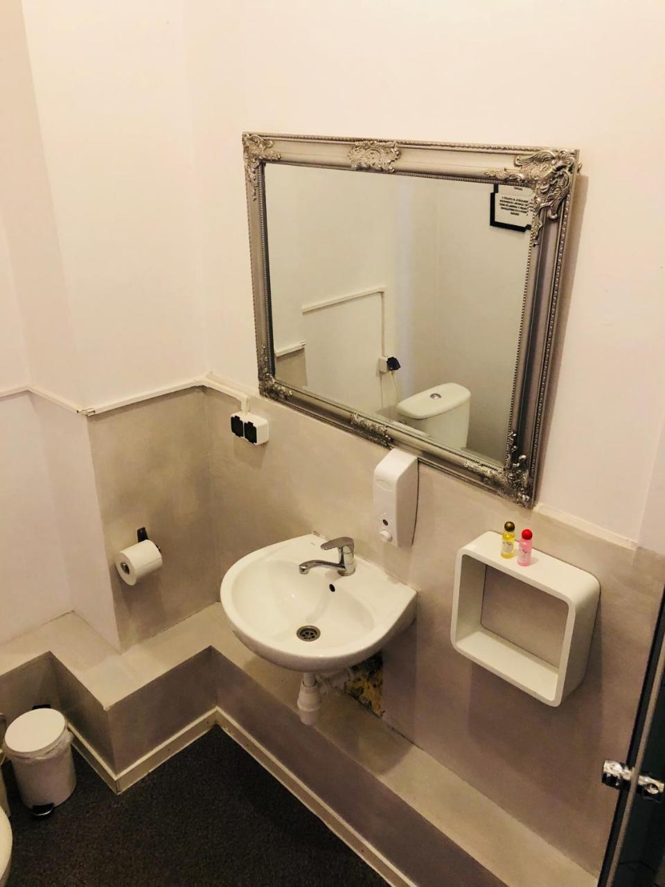Hostel Bemma - Ozonowane Pokoje วรอตซวาฟ ภายนอก รูปภาพ